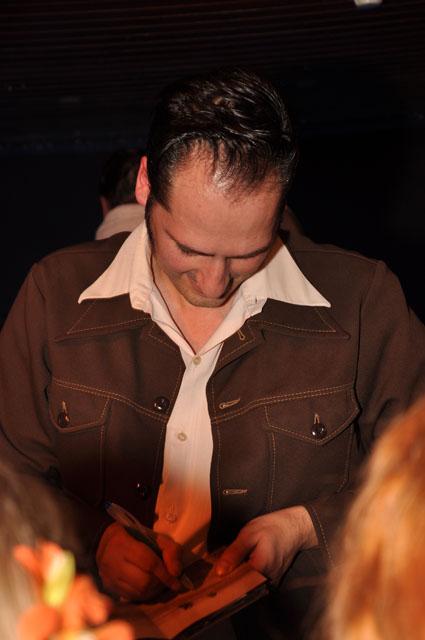 min 2011 11 19 pub 098
